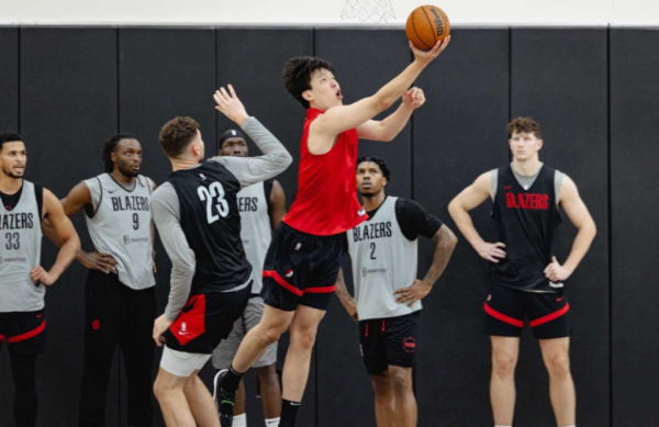 新巧牛 瀚森有机会首发？比卢普斯公布季前赛计划 评估球员细节重于数据